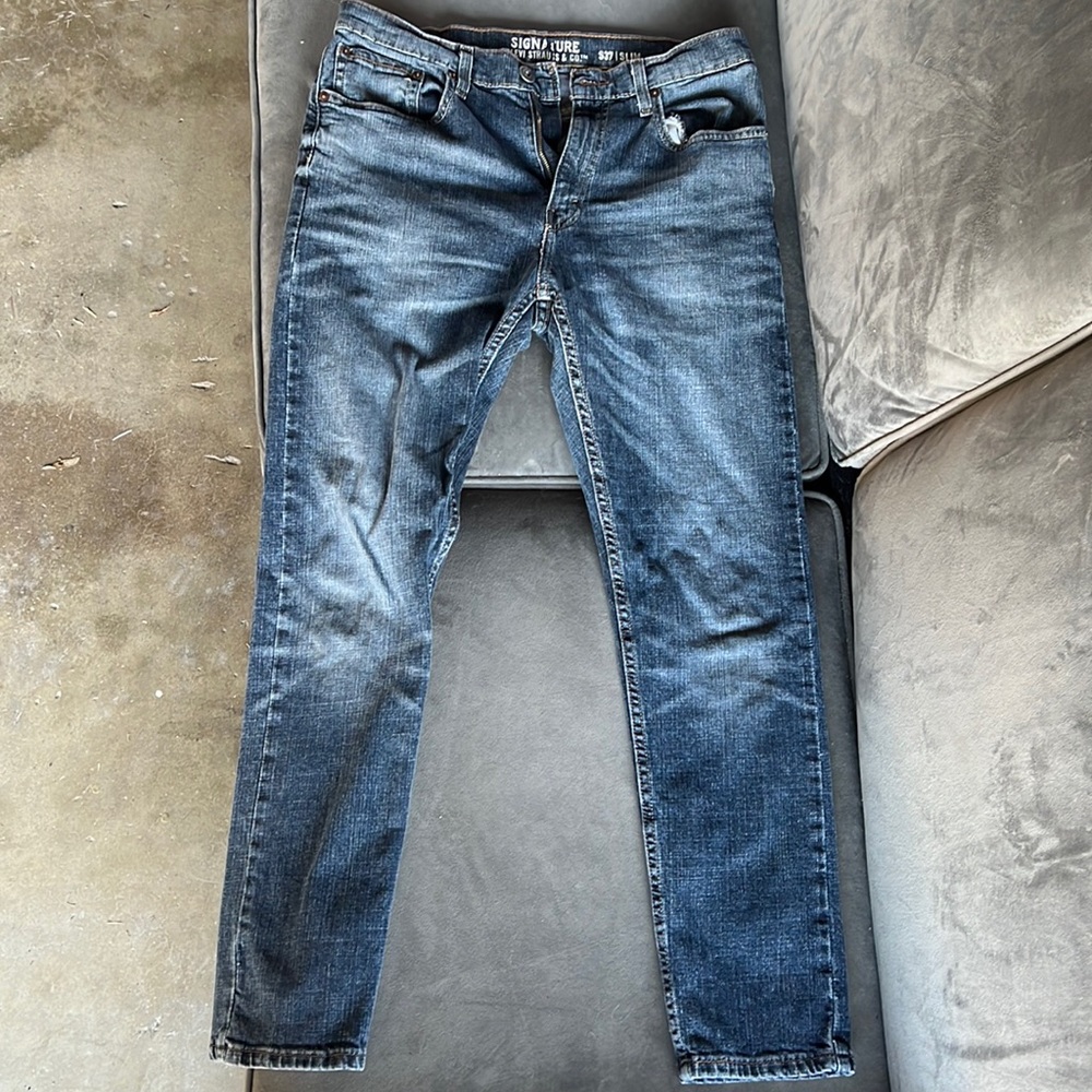 Signature Levi Strauss & CO jeans